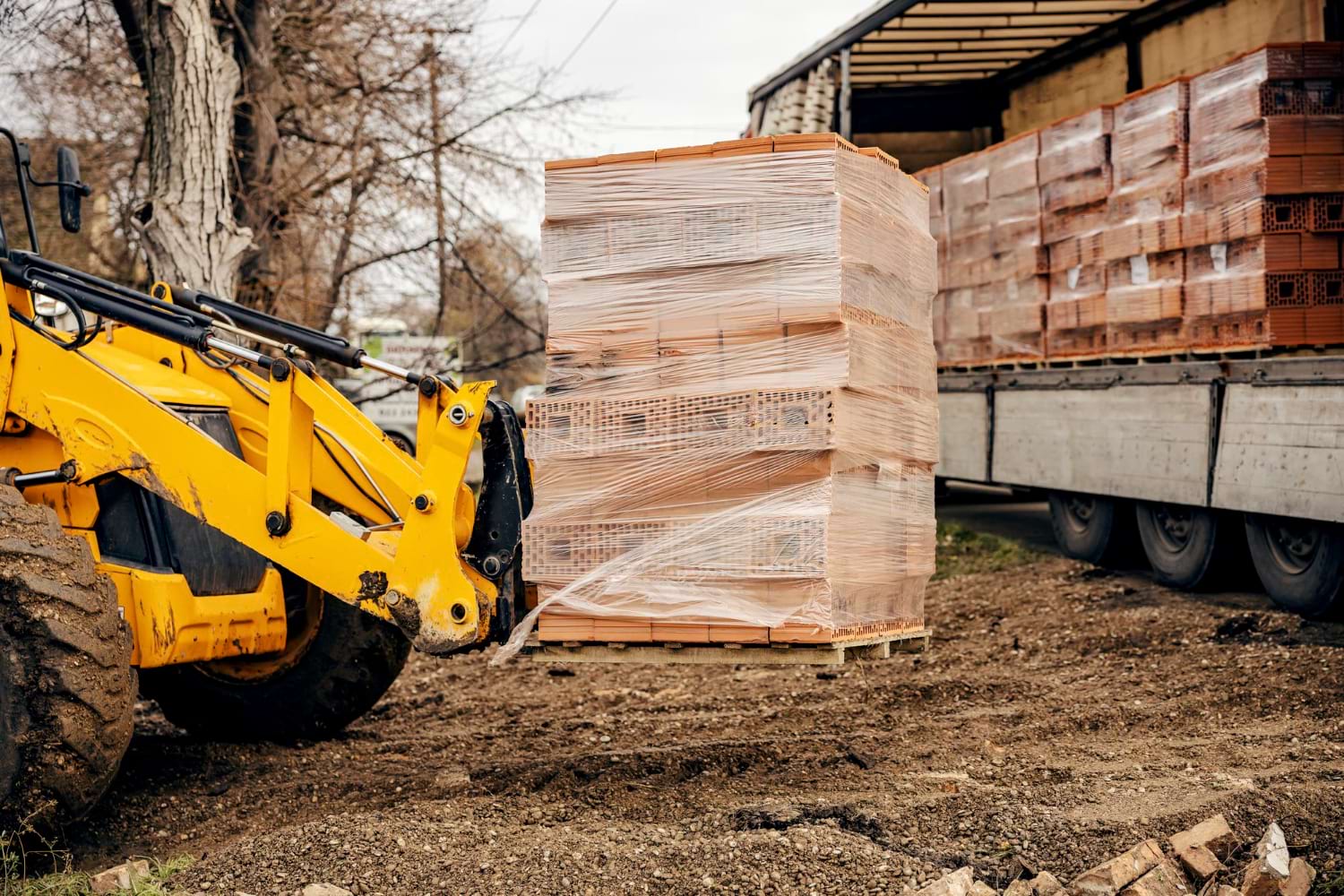 transport materiałów budowlanych